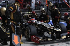 Lotus_F1-Pit_Stop-Hungary_2012