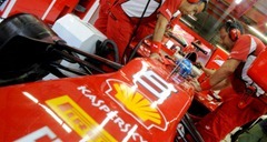 Fernando_Alonso-F1_GP_Singapore_2012-P1-02