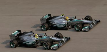 Hamilton_and_Rosberg-F1_GP_Malaysia_2013-Race_Action.jpg