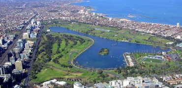 Melbourne-Albert_Park.jpg