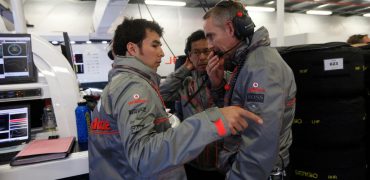 Sergio_Perez_and_Martin_Whitmarsh-F1_GP_Australia_2013-01.jpg