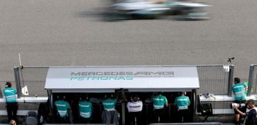 Mercedes_GP-F1_GP_Malaysia_2013-01.jpg