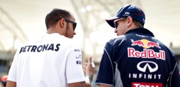 Lewis_Hamilton_and_Sebastian_Vettel-F1_GP-Bahrain_2013.jpg