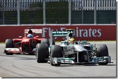 Lewis_Hamilton-racing-Fernando_Alonso