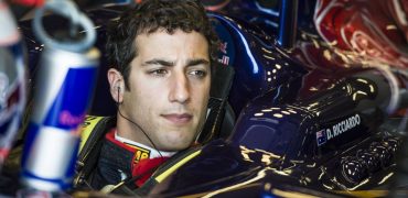 Daniel_Ricciardo-Cockpit.jpg