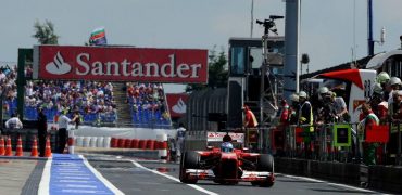 Fernando_Alonso-German_GP-Pit_Entry.jpg