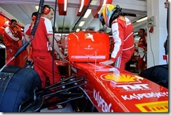 Fernando_Alonso-Hungarian_GP-Garage