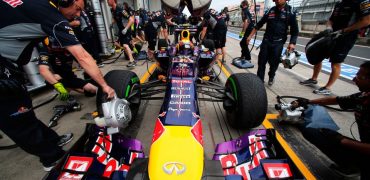 Mark_Webber-German_GP-PitStop.jpg