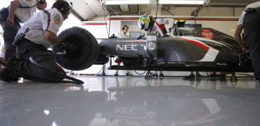 Esteban_Guttieres_Sauber_Garage.jpg