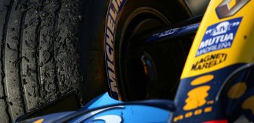 Michelin-F1_tyres-Renault.jpg