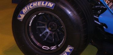 Michelin-Renault-F25.jpg