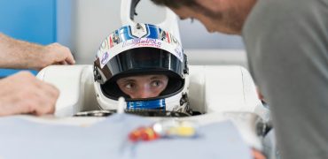 Sergey_Sirotkin_Seatfit_Sauber_F1_Team.jpg