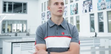 Sergey_Sirotkin_Sauber_F1_Team.jpg