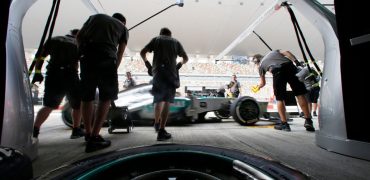 Mercedes_GP-PitStop-Indian_GP-Pirelli_Tyres.jpg