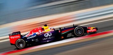 Daniel_Ricciardo-Bahrain_tests-T01.jpg