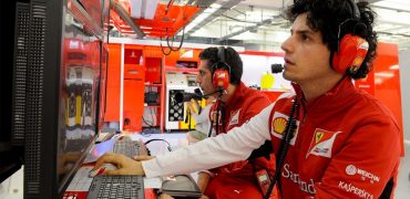 Scuderia_Ferrari-technicians-Bahrain.jpg