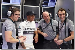 Lewis_Hamilton-Bahrain_tests-S03