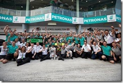 Mercedes_GP-Team-Malaysian_GP-2014