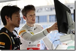 2014 F1 Pre Season Test 3 - Day 3
Bahrain International Circuit, Sakhir, Bahrain.
Saturday 1 March 2014.
Romain Grosjean, Lotus F1, talks to Ayao Komatsu, Race Engineer, Lotus F1.
World Copyright: Alastair Staley/Lotus F1..
ref: Digital Image _R6T1144