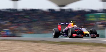 Sebastian_Vettel-Chinese_GP-2014-R01.jpg