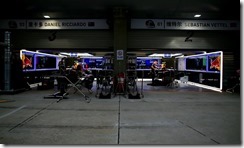 Red_Bull_Racing-Garage-Chinese_GP-2014
