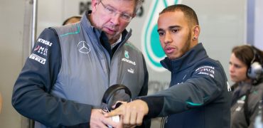 Ross_Brawn-with-Lewis_Hamilton-Mercedes_Garage.jpg