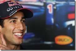 Daniel_Ricciardo-Canadian_GP-2014-S01(1)