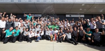 Mercedes-Celebrations-British_GP-2014.jpg