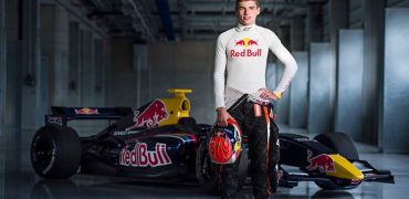 Max_Verstappen-Junior_Red_Bull_Team.jpg