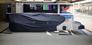 Red_Bull-Garage.jpg