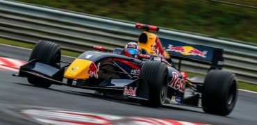 Carlos-Sainz-Jr-Budapest-2014.jpg