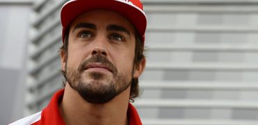 Fernando_Alonso-Ferrari-Singapore-2014.jpg