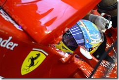 Fernando_Alonso-Singapore-2014-Garage