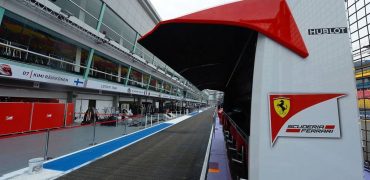 Ferrari-Pitwall-Singapore.jpg