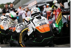 Force-India-PitStop