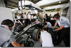 Jenson_Button-McLaren-Garage-Russian_GP-2014