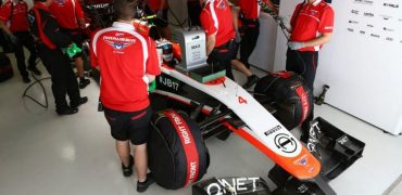 Marussia_F1_Team-Garage-Russian_GP-2014.jpg