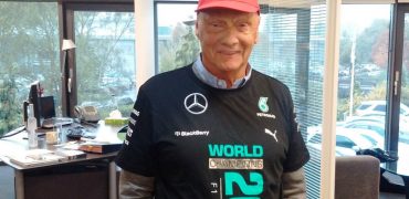 Nikki_Lauda-Mercedes_AMG_Petronas.jpg